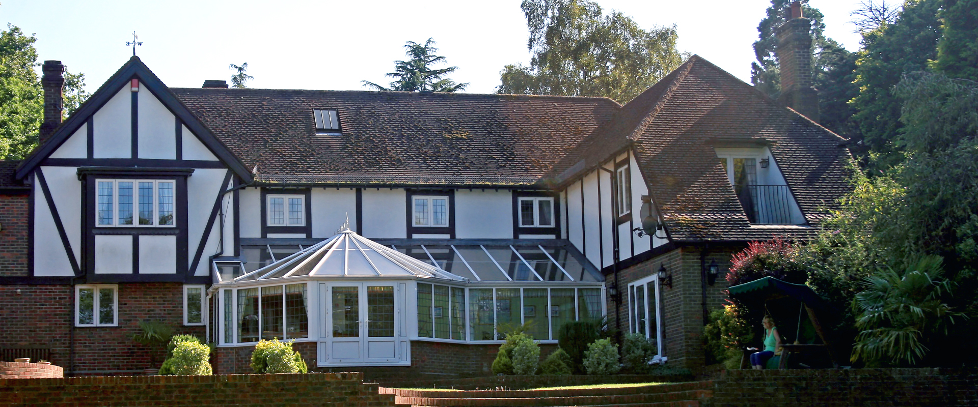 Sunshine Window Cleaners, Newbury. Conservatory Doors, Frames & Windows Cleaned Slide